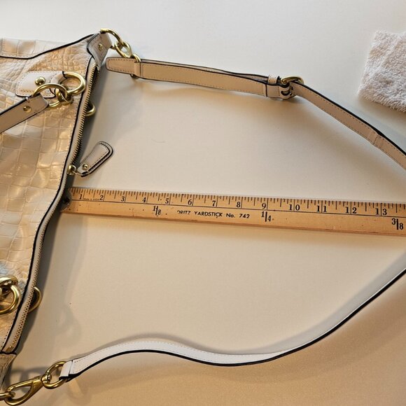 Coach Creme Large Satchel - Picture 10 of 16